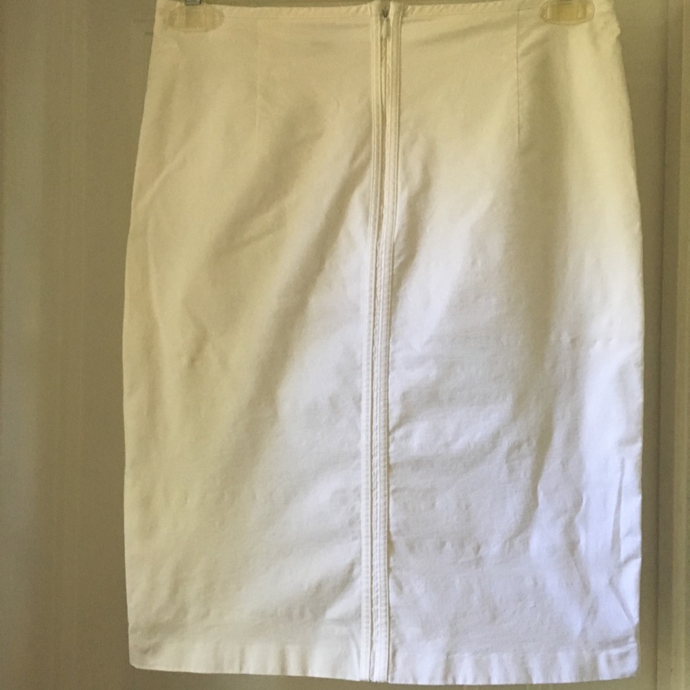 White stretching summer skirt.